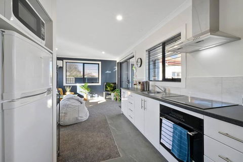 Zoo Villas: Villa Giraffe - Central Wynyard - Accommodation Guide 1