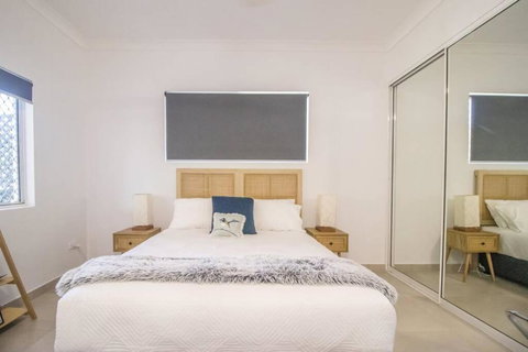ZEN GARDEN - COZY 2-BR + Modern Design W/ Aircon - Accommodation Asia 1