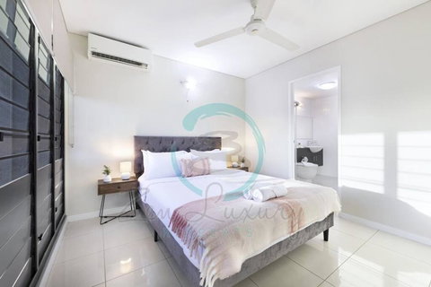 Zen On Stuart: 3-BR Penthouse Pad + Pool + BBQ - Accommodation Asia 1