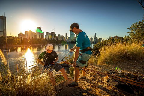 Abseiling The Kangaroo Point Cliffs In Brisbane - Accommodation Guide 0