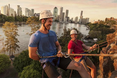 Abseiling The Kangaroo Point Cliffs In Brisbane - Accommodation Guide 5
