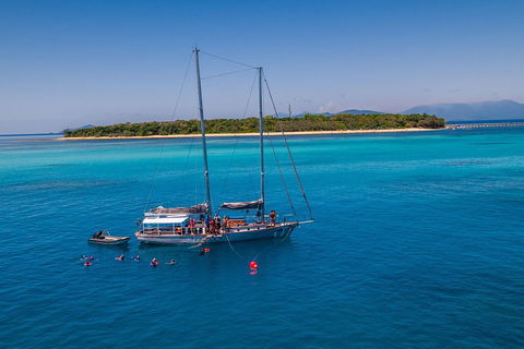 Ocean Free Green Island & Great Barrier Reef Snorkel Cruise, Cairns 25 Guests - Accommodation Asia 0