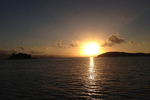 Sunset Sail In The Whitsundays - Accommodation Guide 4